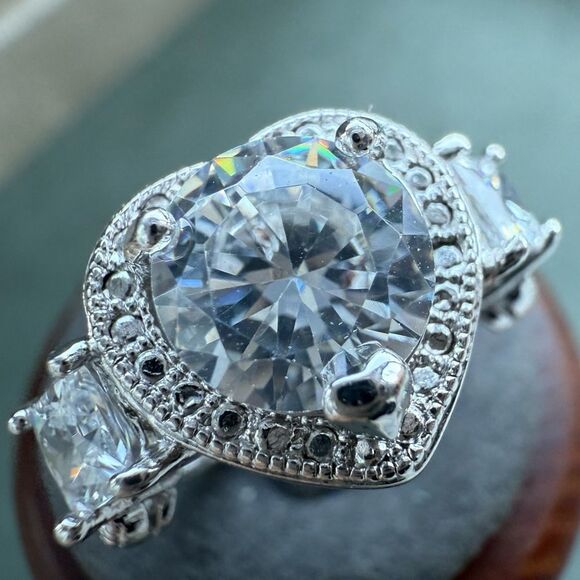 Heart Halo CZ Statement Ring Silver Tone Size 6.5 – Sparkling Bold Look - Picture 11 of 17